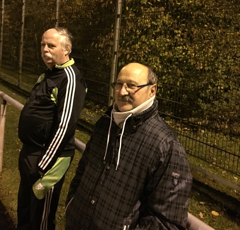 Begeisterte Zuschauer beim 10-0-Sieg